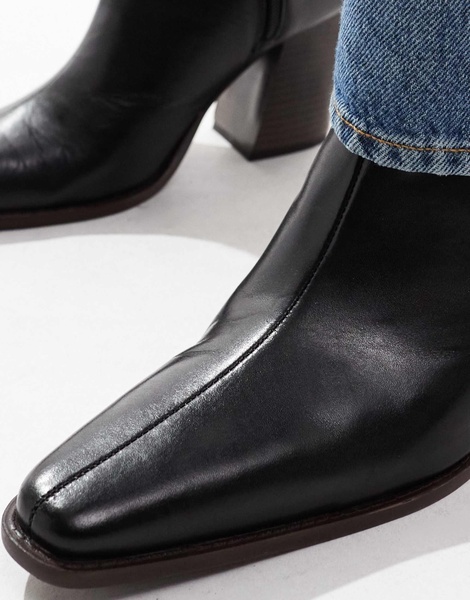 ASOS DESIGN heeled chelsea boot in black leather with natural sole