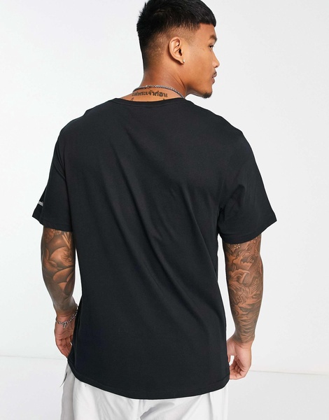 Columbia CSC basic logo T-shirt in black - Exclusive to ASOS