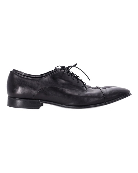 lace-up oxfords in black leather