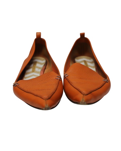 beya pointed flats in orange leather