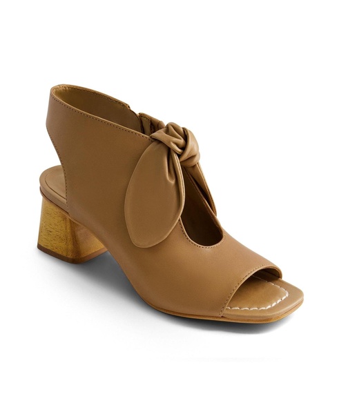 Bernardo Lizzie Heel