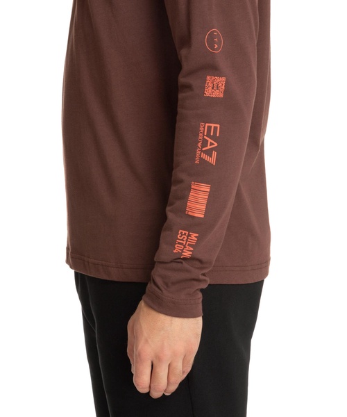 Long sleeve t-shirt