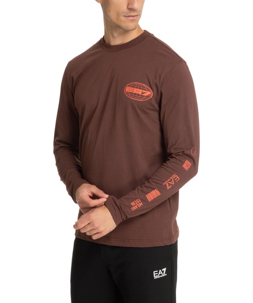 Long sleeve t-shirt