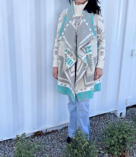 women's awendea wrap in gray turquoise