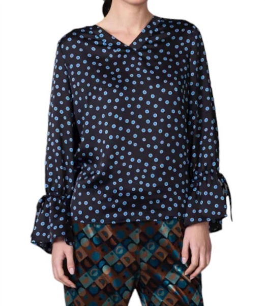 dot top in black