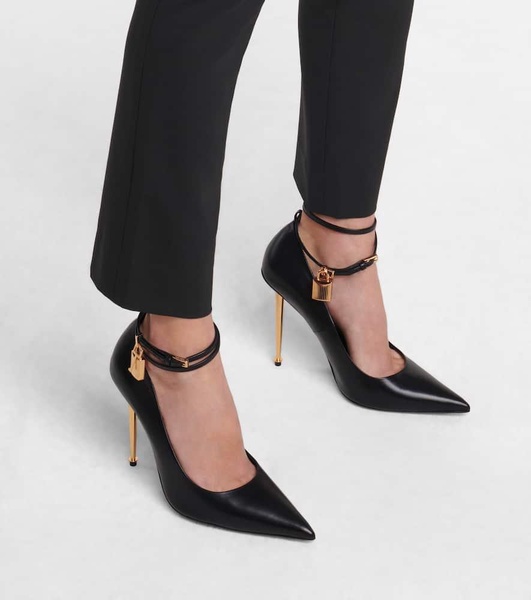 Padlock leather pumps