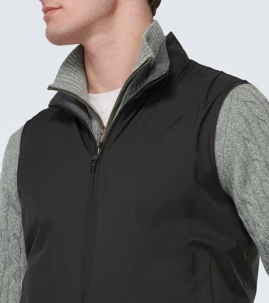 Reversible vest