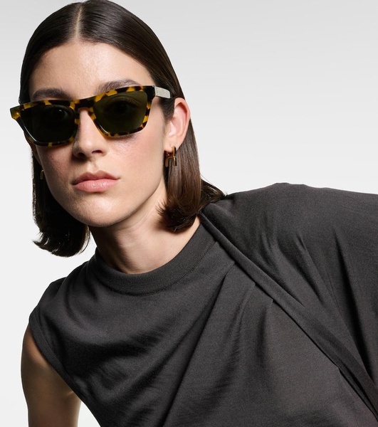 Rectangular sunglasses