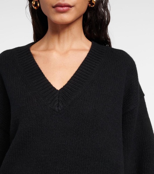 Wool and cashmere sweater