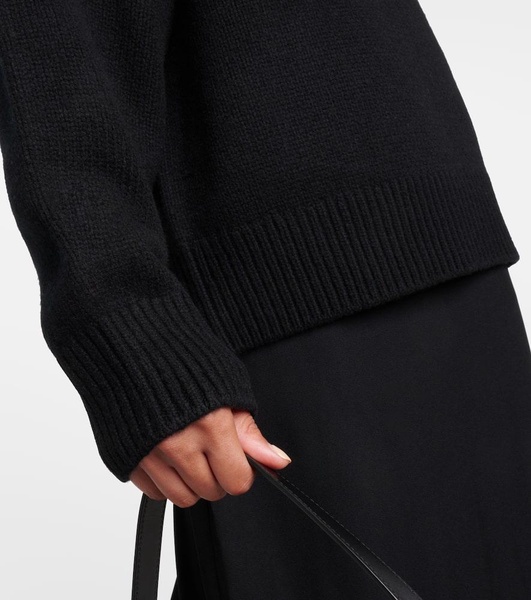 Wool and cashmere sweater