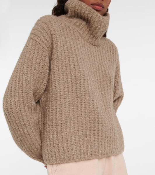 Ribbed-knit cashmere turtleneck sweater