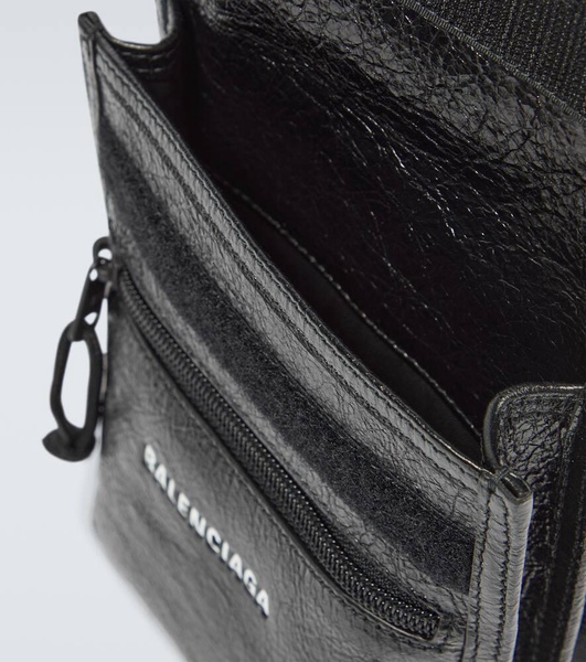 Explorer leather pouch with strap