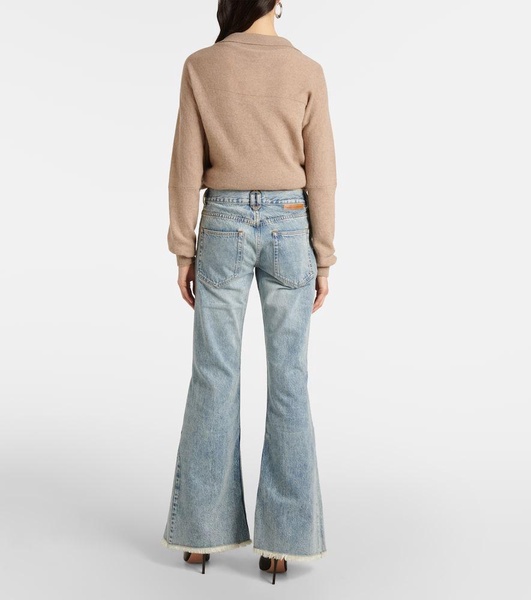 Low-rise flared jeans