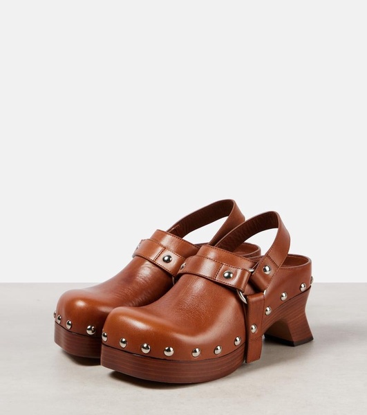 Tacha leather clogs