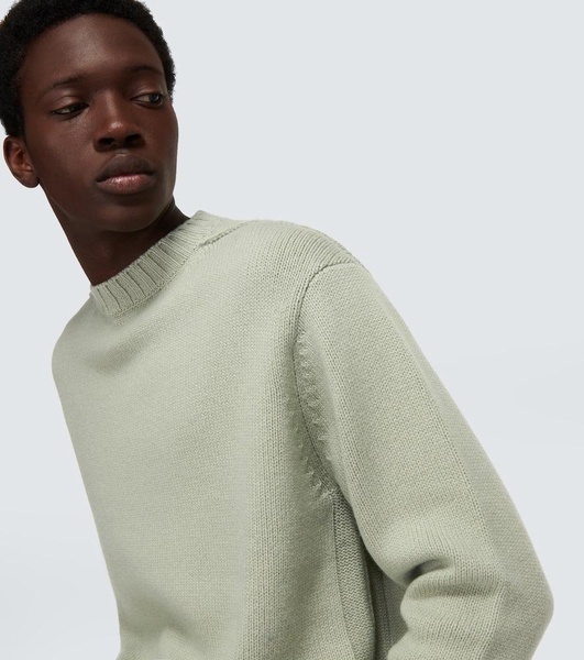 Cashmere sweater