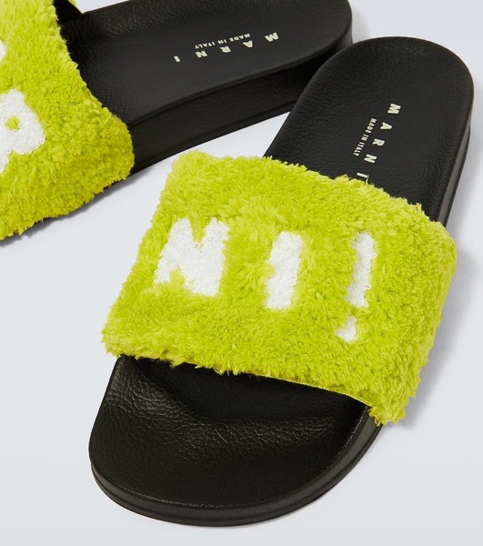 Logo terry slides