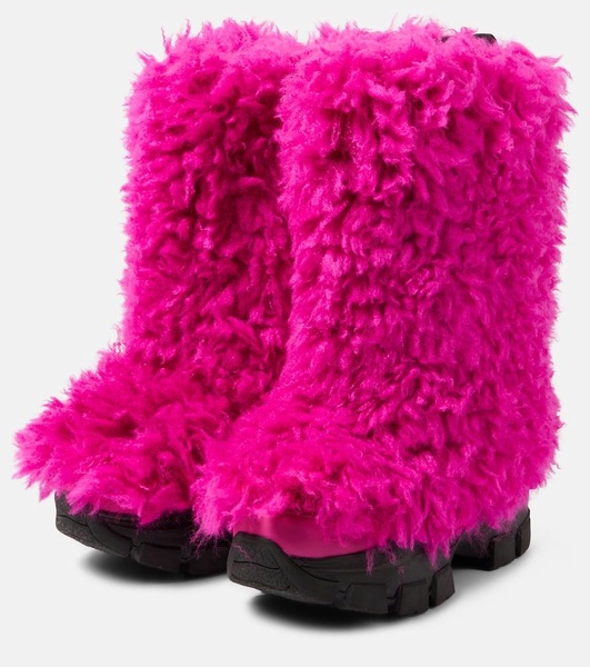 Bushy faux fur snow boots