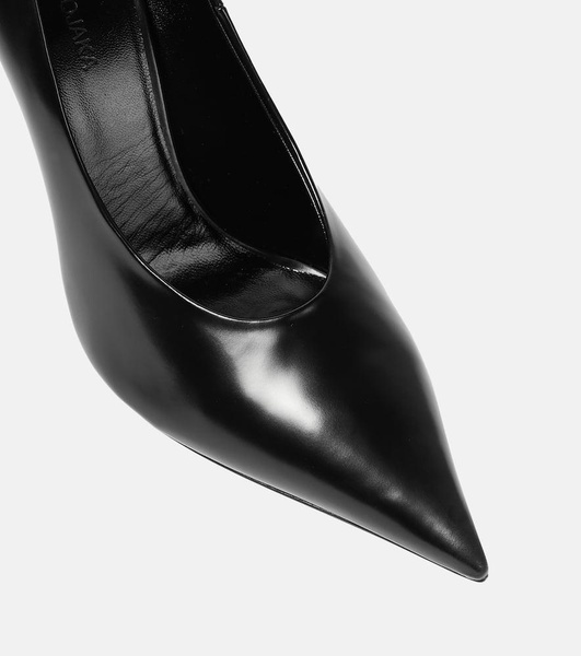 Patent leather pumps 