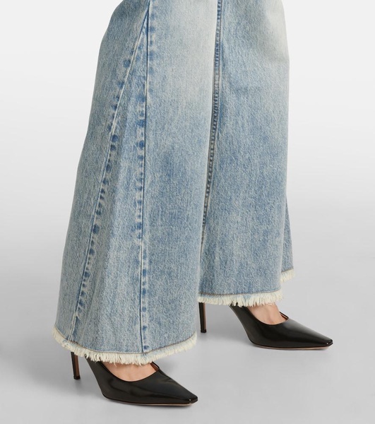 Low-rise flared jeans