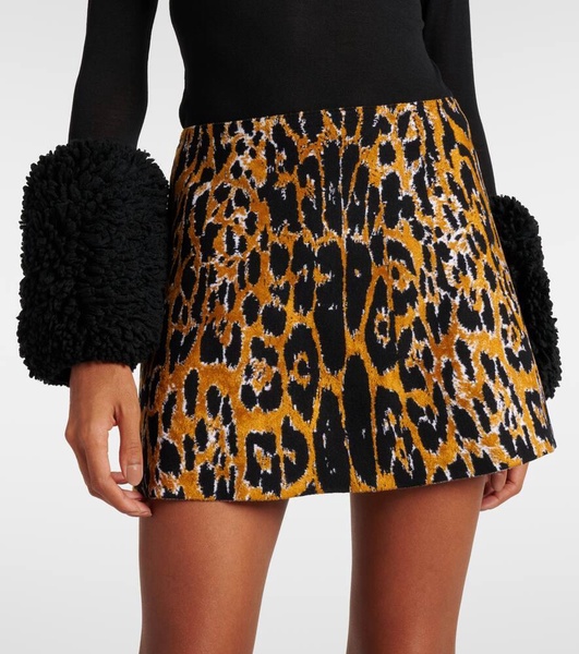 Leopard-print miniskirt