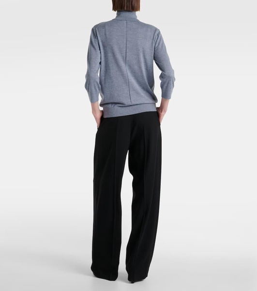 Hevos cashmere turtleneck sweater