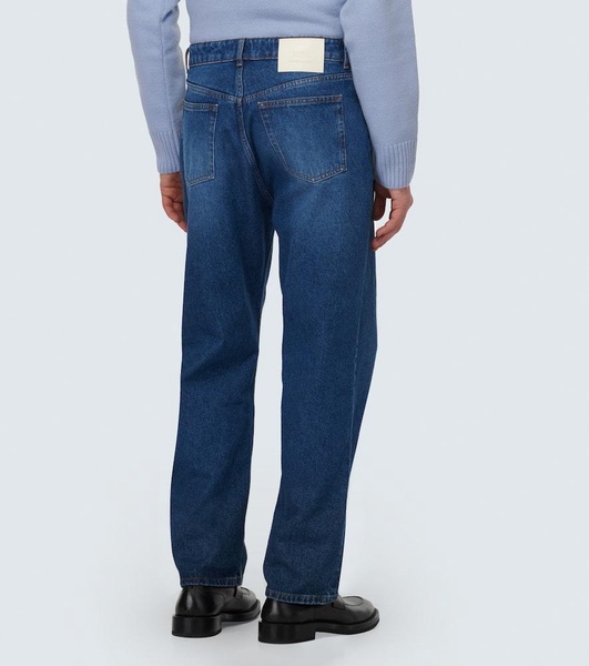 Straight-leg jeans