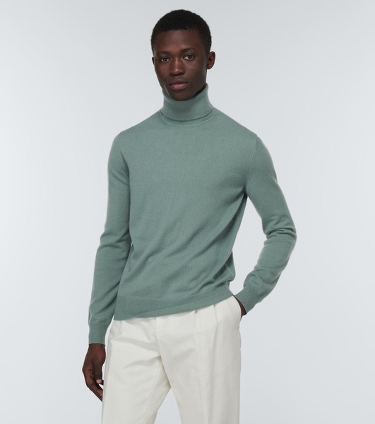 Turtleneck sweater