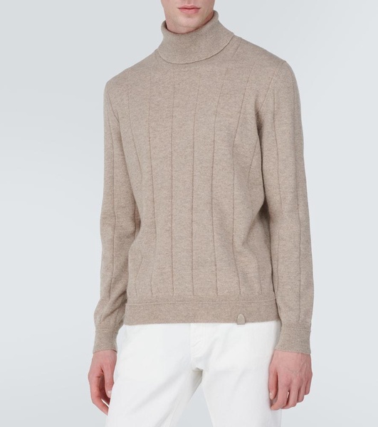 Cashmere turtleneck sweater