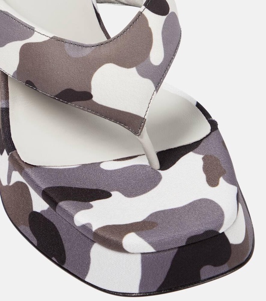 Gia 17 Uni camouflage platform thong sandals