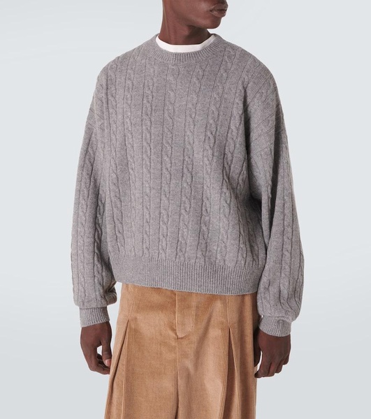 Oversized wool sweater