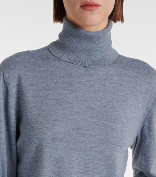 Hevos cashmere turtleneck sweater