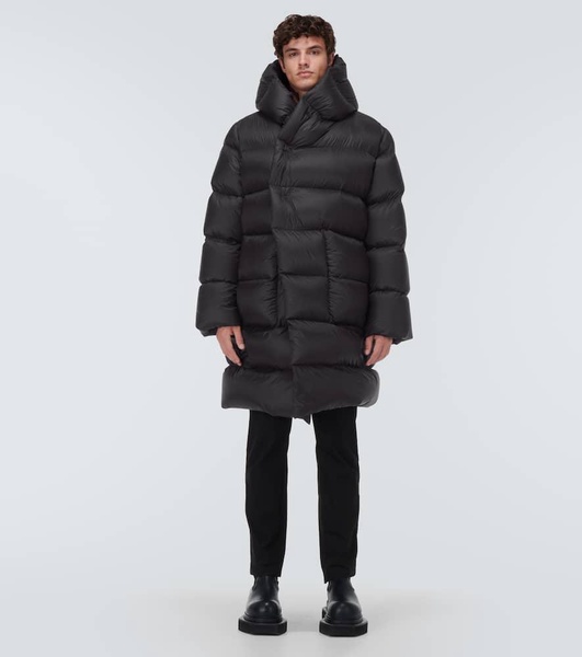 Hooded down coat