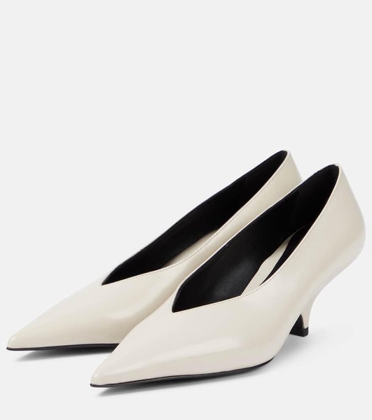 The Wedge-Heel Pump — Cream