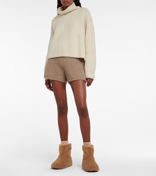 Ribbed cashmere turtleneck sweater