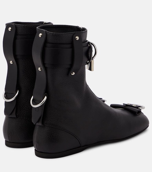 Lock leather ankle boots