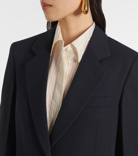 Single-breasted wool blazer