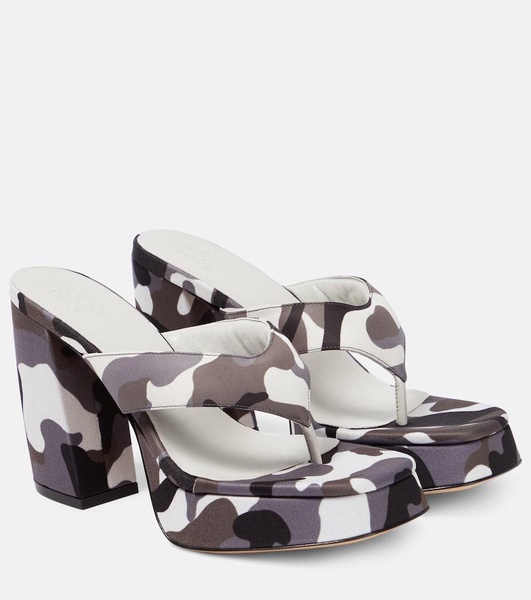 Gia 17 Uni camouflage platform thong sandals