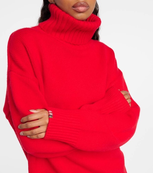 Xtra oversized cashmere turtleneck sweater