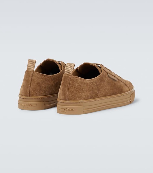 Low top suede sneakers