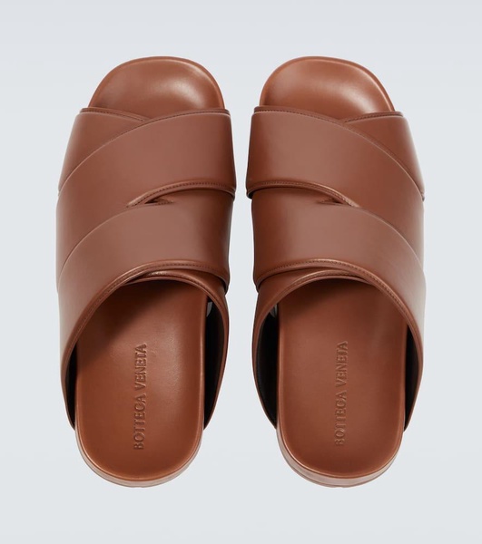 Crossover leather sandals