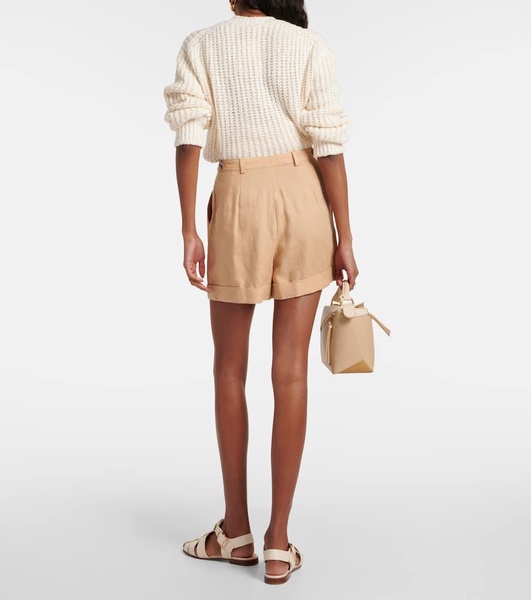 Pleated linen shorts