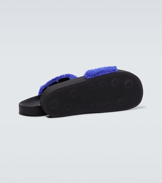 Logo jacquard slides