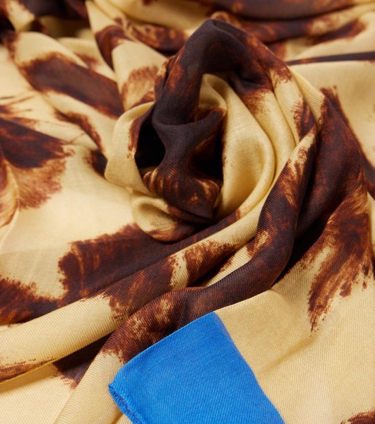 Printed scarf