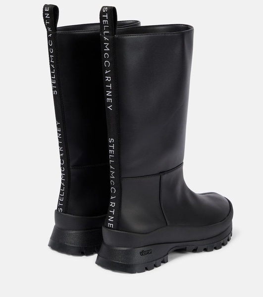 Trace rain boots