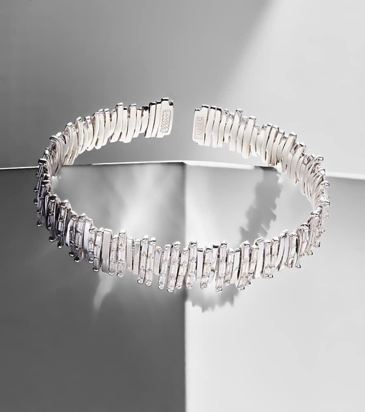 18kt white gold cuff bracelet with diamonds