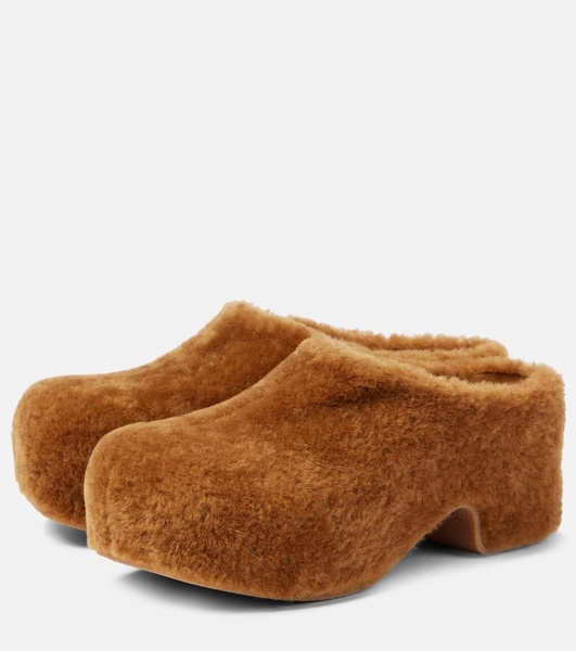 Faux fur clogs