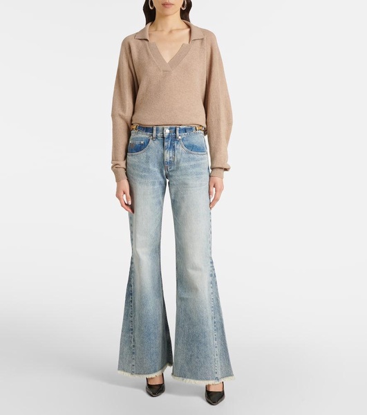 Low-rise flared jeans