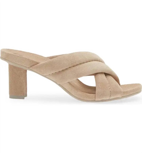 women's claris heel in desert velour