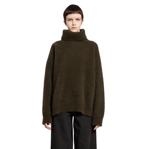 raccoon ribbed-knit turtleneck