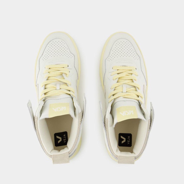 Veja V-95 Sneakers